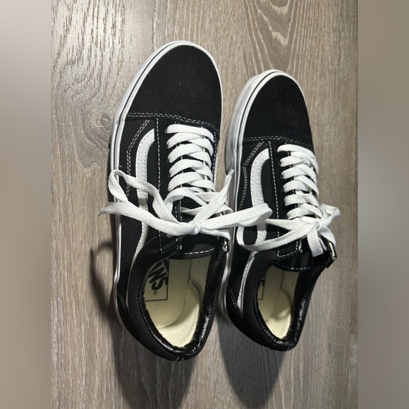 Unisex Original Black & White Vans - Picture 9 of 10